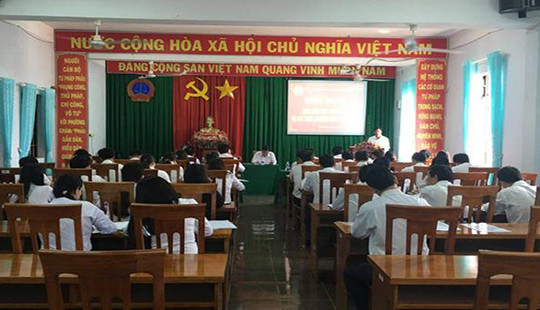 TAND hai cấp tỉnh Đắk Nông giao ban quý I năm 2017 và rút kinh nghiệm công tác xét xử