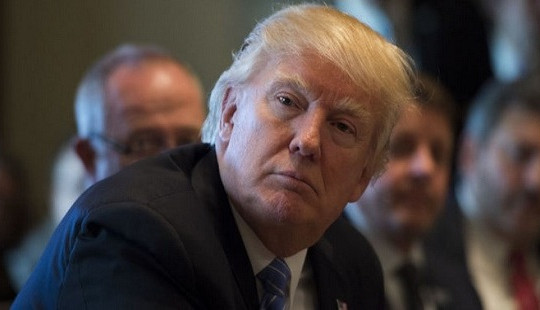 Ông Trump liên tiếp hứng chịu thất bại sau 2 tháng đầu cầm quyền