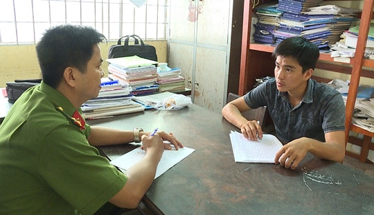 Đập phá mộ của bố vợ cũ rồi dọa đốt nhà