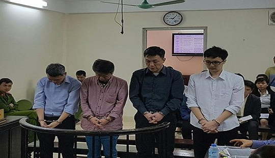 Nhóm đối tượng người nước ngoài dùng thẻ quẹt giả chiếm đoạt hơn 300 triệu đồng