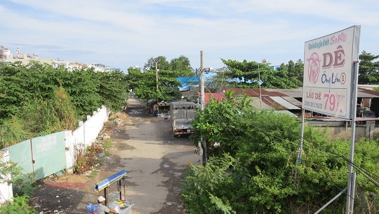 Vụ lùm xùm tranh chấp đất ở Q7 (TPHCM): Công dân đề nghị làm rõ việc dùng sổ đỏ giả chiếm đất công cộng