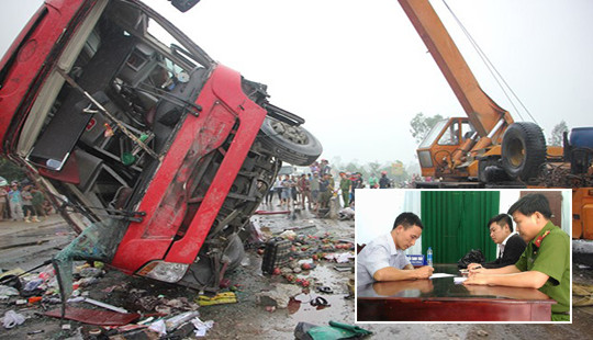 Bắt tạm giam tài xế vụ lật xe khách giường nằm khiến 2 người tử vong