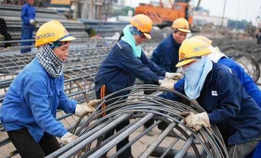 Lao động nữ và những công việc ảnh hưởng xấu tới chức năng sinh đẻ, nuôi con