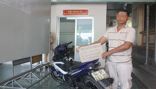 Không biết chữ đi sang tên đổi chủ, phát hiện mình bị lừa