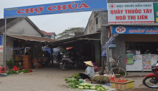Nghệ  An: Người dân đuổi bắt người phụ nữ nghi chuyên đi thôi miên