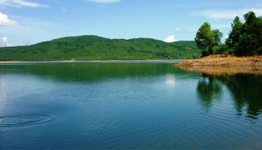 Lật xuồng đánh cá, một người đàn ông tử vong