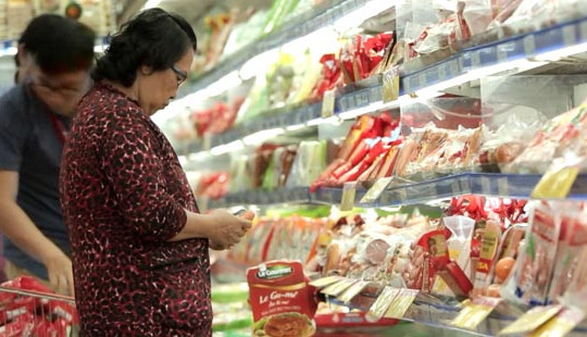 Xúc xích còn hạn sử dụng bị mốc meo?