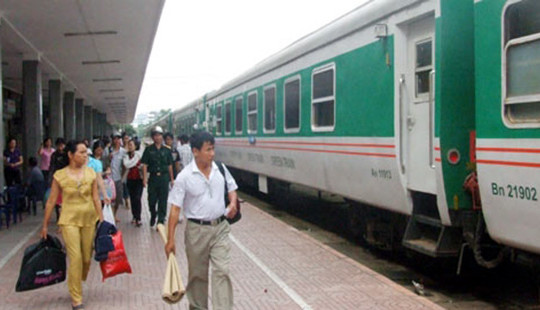 Còn hơn 10.000 vé tàu tuyến Hà Nội đi các tỉnh dịp 30/4 và 1/5
