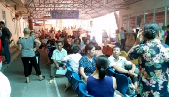 Bệnh viện K đẩy sớm giờ khám, truy tìm "cò" bệnh viện