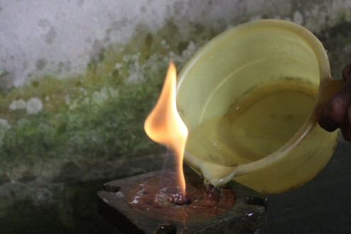 Giếng khoan bốc cháy ở Quảng Trị