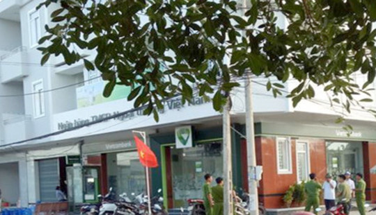 Trà Vinh: Dùng súng cướp 2 tỉ đồng tại ngân hàng