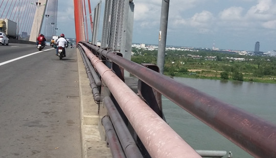 Cứu sống nam thanh niên nhảy cầu Cần Thơ khi đi giăng lưới