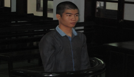 Khánh Hòa: 9X đi tù vì dùng gậy sắt gây thương tích cho Công an xã