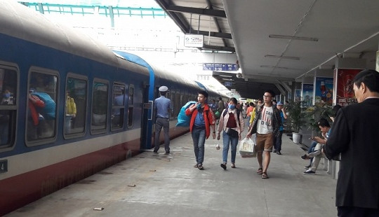 Hàng nghìn vé tàu tuyến Hà Nội - Vinh giá 10.000 đồng