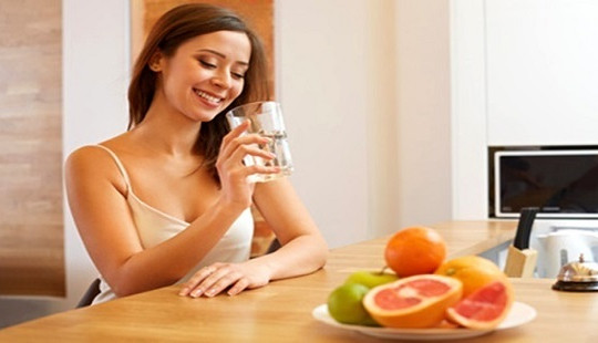 Nên hay không uống nước tăng lực vào mùa hè?