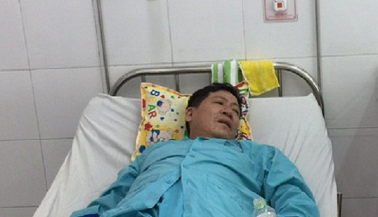 17 khách du lịch nhập viện sau khi ăn cơm gà, uống nước dừa