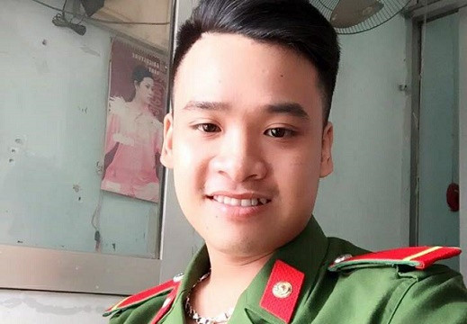 Hà Giang: Hình ảnh đẹp về chiến sỹ công an trẻ cứu sống bé trai bị đuối nước
