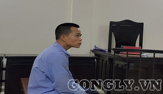 Cứa cổ bạn gái trong nhà nghỉ sau khi ân ái