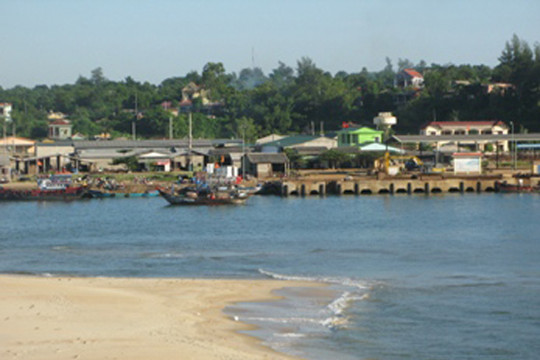 Cảng cá Cửa Tùng, Quảng Trị bị bồi lấp nghiêm trọng