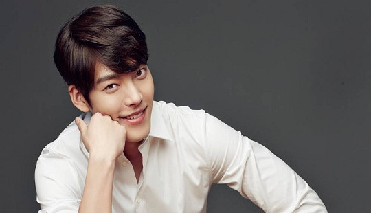 Kim Woo Bin bất ngờ bị chuẩn đoán mắc ung thư vòm họng