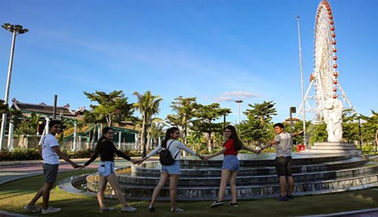 Chỉ 150 ngàn đồng, sinh viên được chơi thả ga tại Sun World Danang Wonders (Asia Park)