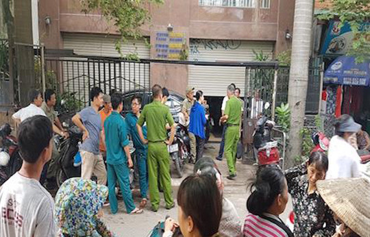 Một phụ nữ bị điện giật chết trong ngôi nhà khóa trái