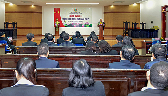 Giải quyết, xét xử các vụ án dân sự và kinh doanh, thương mại: Cần nghiên cứu, xem xét thận trọng, khách quan, toàn diện