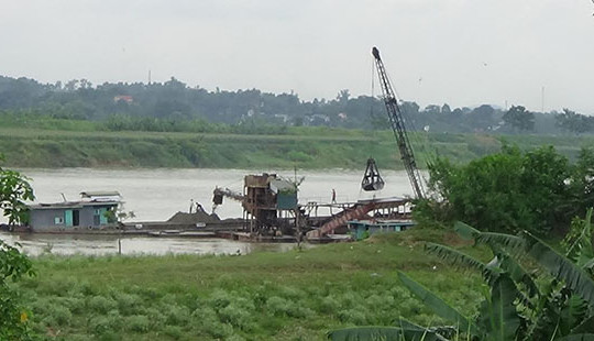 Khai thác cát tràn lan ở Vĩnh Phúc - Bài 1: Sông Lô “oằn mình” kêu cứu