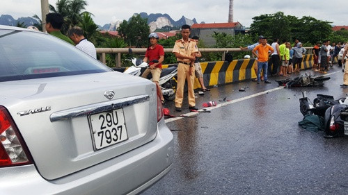 Hải Phòng: May mắn sống sót sau tai nạn liên hoàn nhờ... tàu dừa