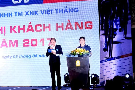 GIANT Việt Nam hào phóng tặng xe điện 133DS mới ra mắt trong Hội nghị khách hàng 2017
