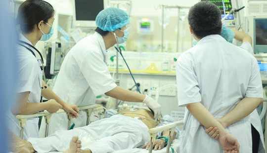 Tiền trực bằng giá... bát phở, bác sĩ giỏi muốn ra làm tư