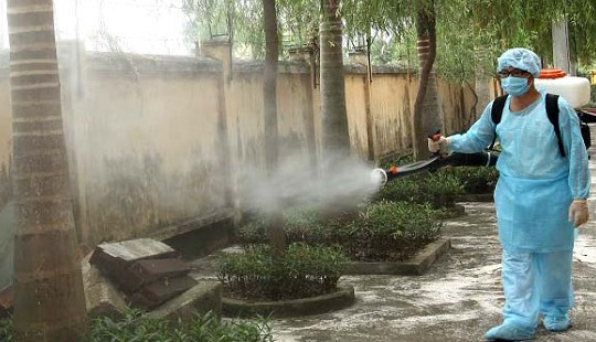 Hà Nội: Đề xuất phạt tiền nếu cản trở việc phun hóa chất
