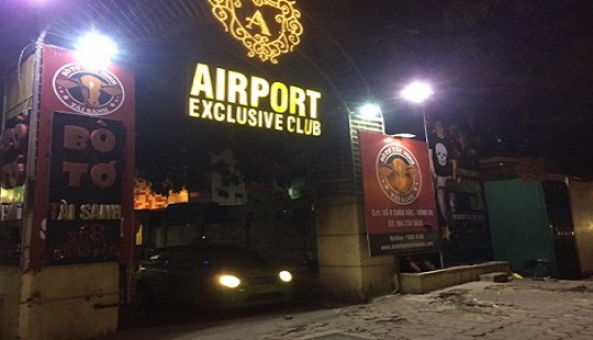 Hà Nội: Nam thanh niên bị đâm gục trước cổng quán Bar Airport