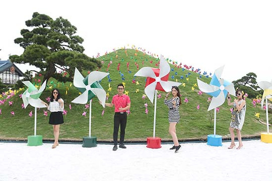 Đến Sun World Halong Complex, khám phá ngọn đồi chong chóng đẹp như mơ