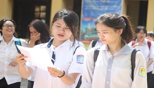 Đề thi chính thức môn Ngữ văn không hay bằng đề thi tham khảo