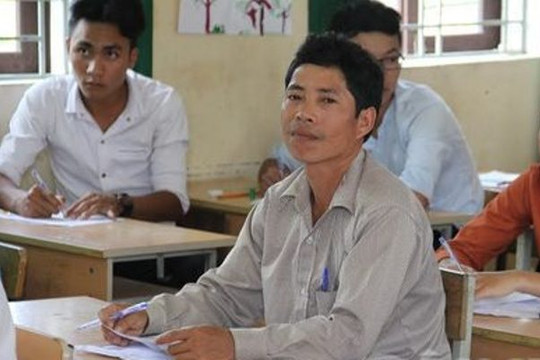 Thi THPT Quốc gia năm 2017: Vị Phó chủ tịch HĐND xã 4 lần đi thi tốt nghiệp THPT