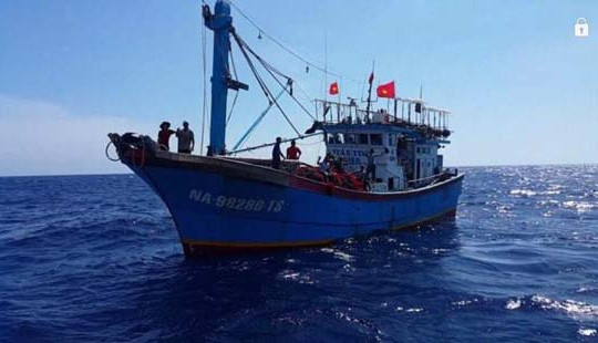 Cứu hộ thành công 17 ngư dân gặp nạn