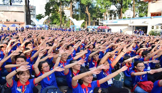 Chương trình tiếp sức mùa thi: Mang nhân văn đến với mọi thế hệ người Việt