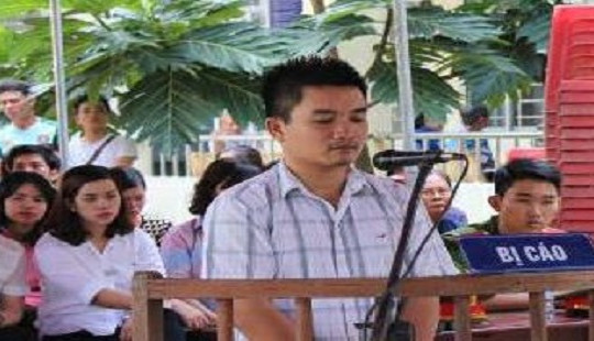 Cán chết cảnh sát giao thông do bị yêu cầu kiểm tra