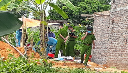 Bắc Giang: Hai cha con rơi xuống hầm biogas tử vong