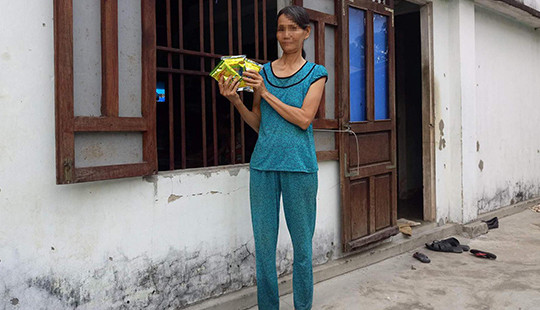 Cảnh giác với thủ đoạn ép mua hàng của “cán bộ môi trường”