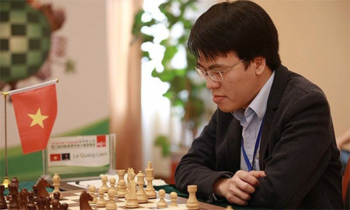 Quang Liêm chia điểm với kỳ thủ số một nước Đức