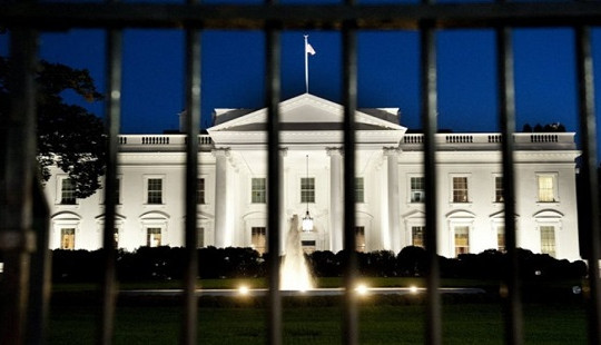 Nhà Trắng “tê liệt" trước khi Tổng thống Trump tới Paris