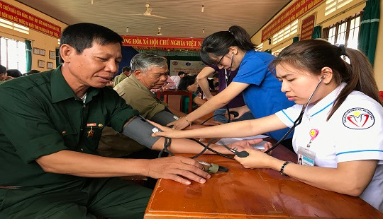 Hành trình “Theo chân người anh hùng”: Thành lập đường dây nóng hỗ tư vấn sức khỏe cho người dân