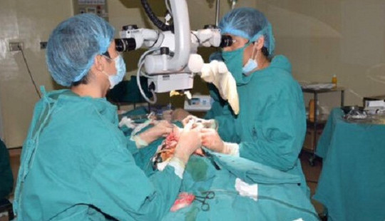 Lần đầu tiên tạo hình lưỡi bằng vạt da đùi cho bệnh nhân ung thư