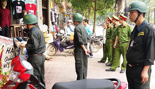 Thủ tướng chỉ thị lập lại trật tự hành lang an toàn đường bộ, đường sắt