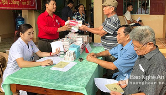Nghệ An: Khám bệnh, cấp phát thuốc miễn phí cho đối tượng chính sách