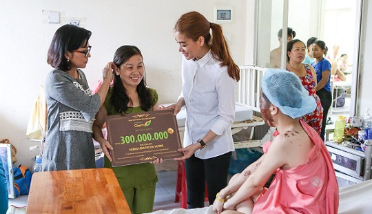Trương Ngọc Ánh và đơn vị làm đẹp lên tiếng về việc quỵt 300 triệu đồng từ thiện