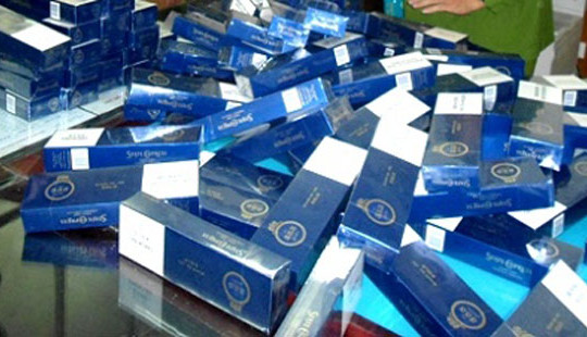 Bắt giữ đối tượng vận chuyển 3.000 bao thuốc lá nhập lậu