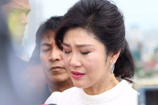 Cựu Thủ tướng Thái Lan bật khóc nói lời cuối trước phán quyết của tòa